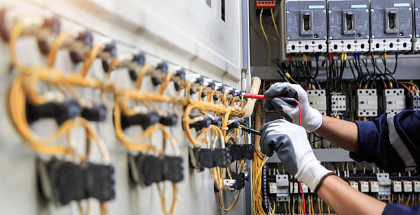 Professional Electrician technician working in Glenside, PA